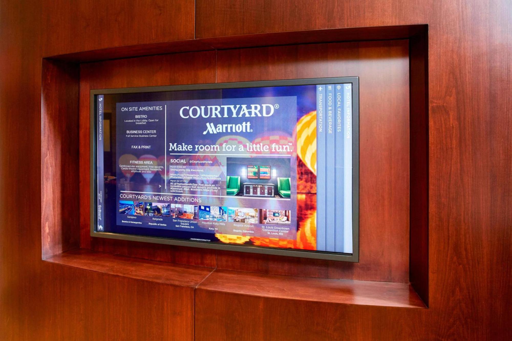 Courtyard Hamilton Hotel Екстериор снимка
