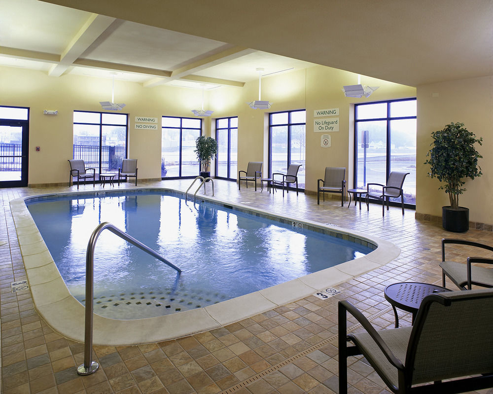 Courtyard Hamilton Hotel Екстериор снимка
