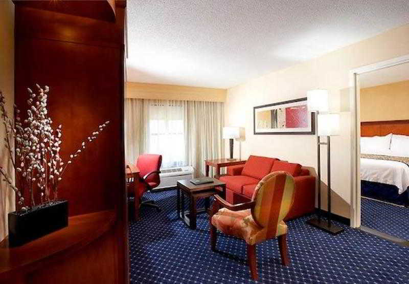 Courtyard Hamilton Hotel Екстериор снимка