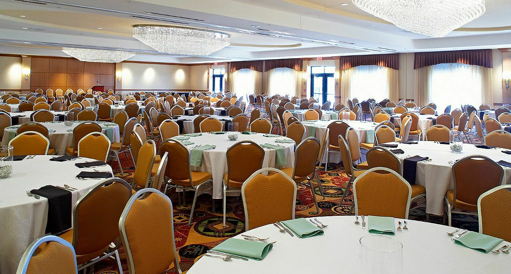 Courtyard Hamilton Hotel Екстериор снимка